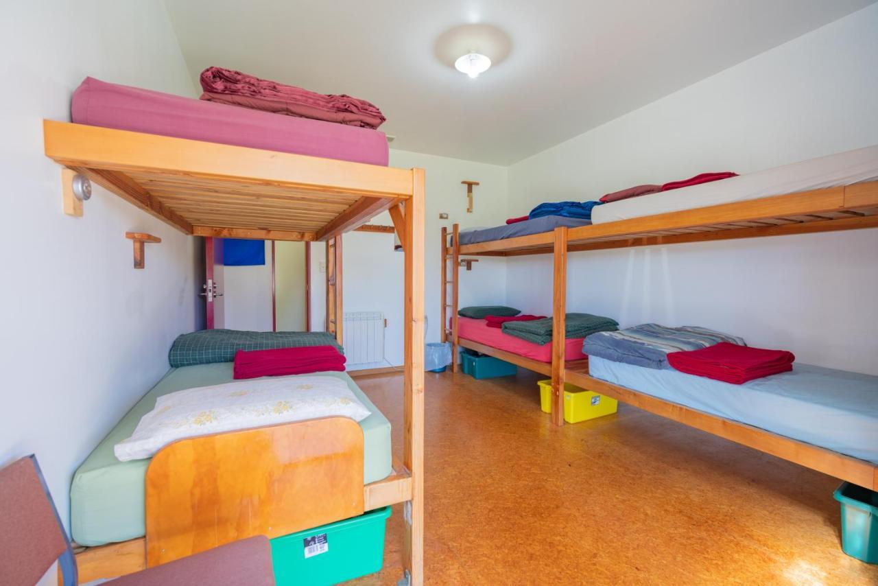Bob & Maxines Backpackers Hostel Te Anau Exterior photo
